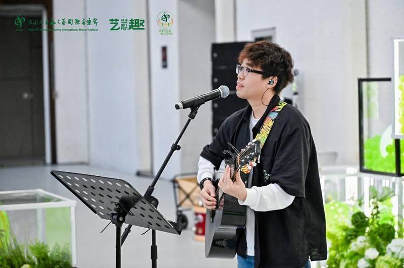  那个唱进滨江的音乐博主说：普通人也能拥有自己的舞台 文化旅游 那个唱进滨江的音乐博主说：普通人也能拥有自己的舞台 文化旅游