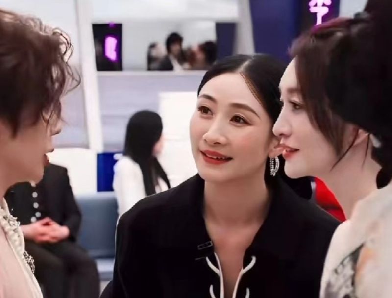 那个敢在直播间"开炮"的王濛,戳中了多少人的内心。 娱乐新闻